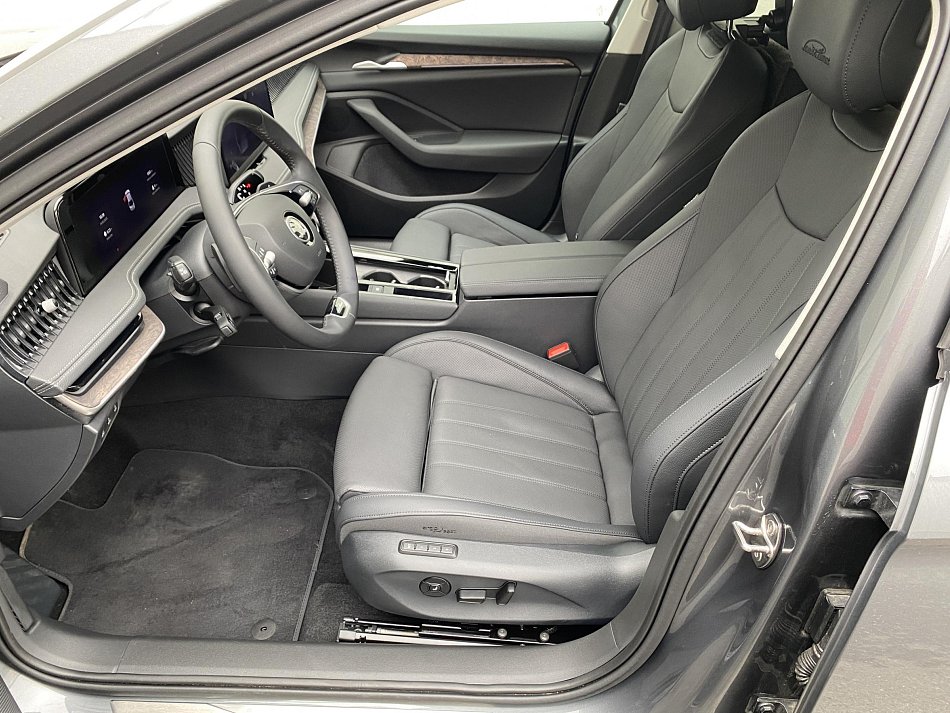 Škoda Superb IV 2.0 TSi L&K