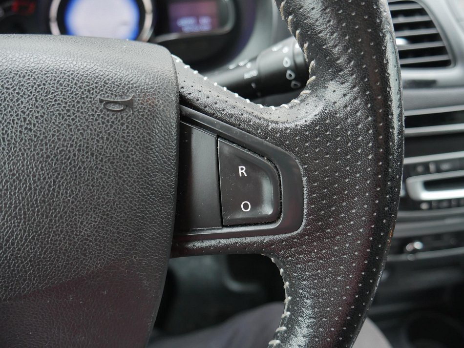 Renault Fluence 1.6i 