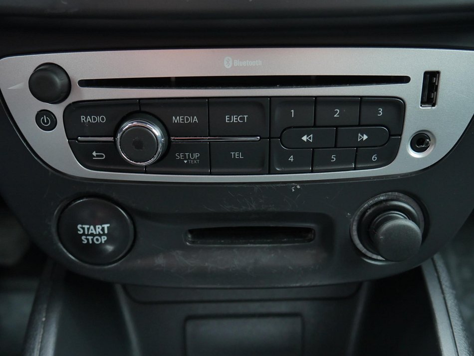 Renault Fluence 1.6i 