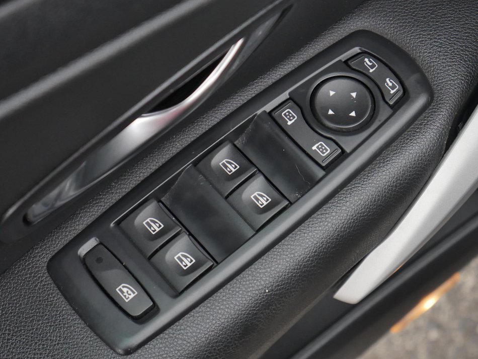 Renault Fluence 1.6i 