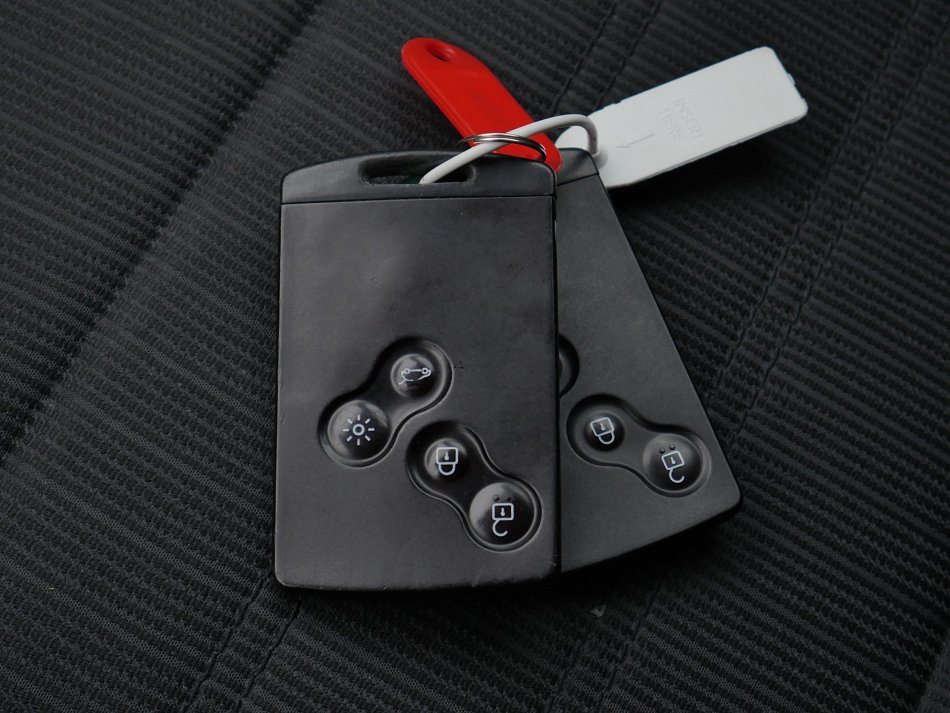 Renault Fluence 1.6i 