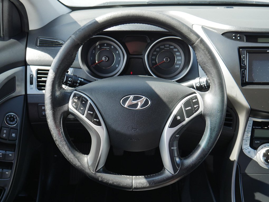 Hyundai Elantra 1.6i 