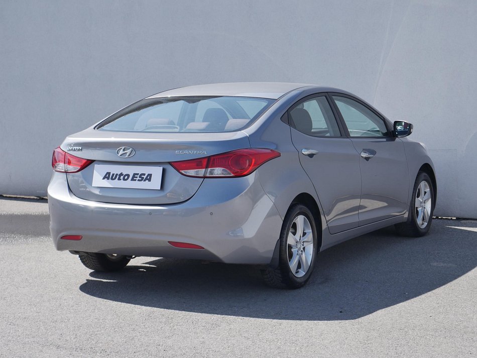 Hyundai Elantra 1.6i 