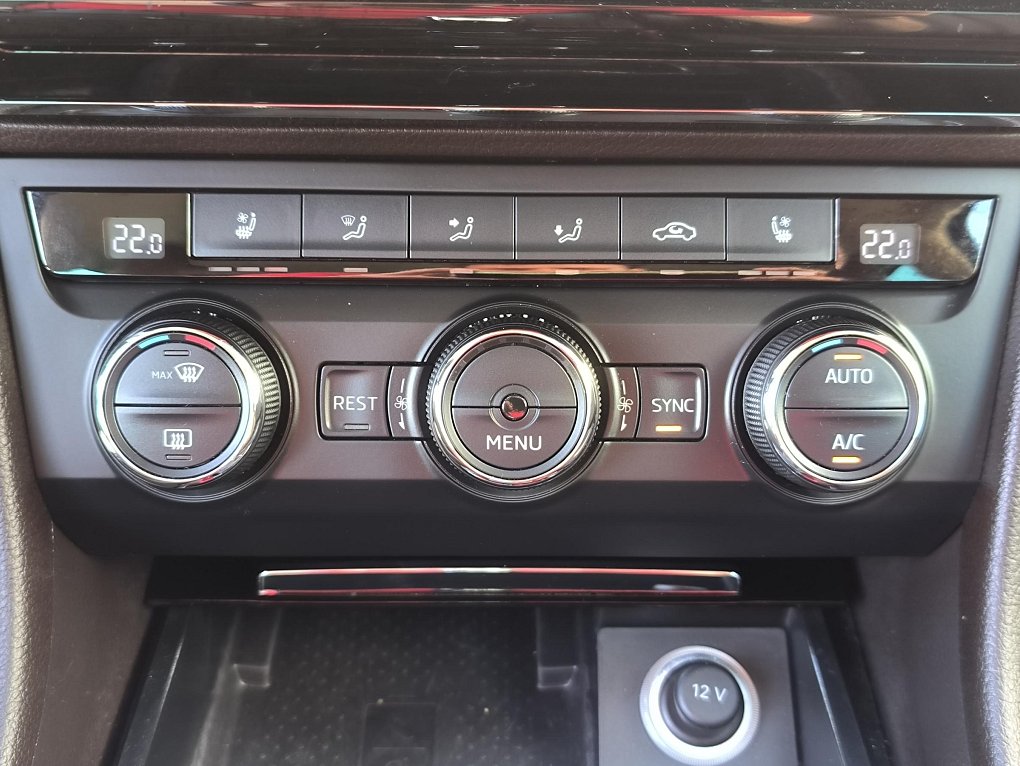 Škoda Superb III 1.8 TSi L&K