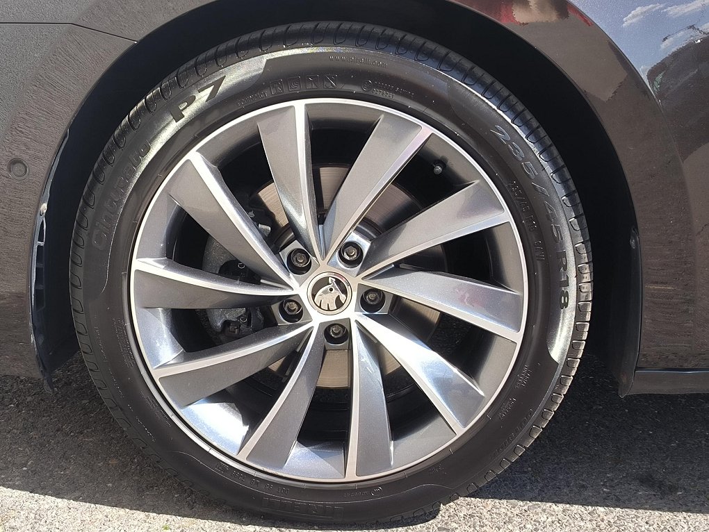 Škoda Superb III 1.8 TSi L&K