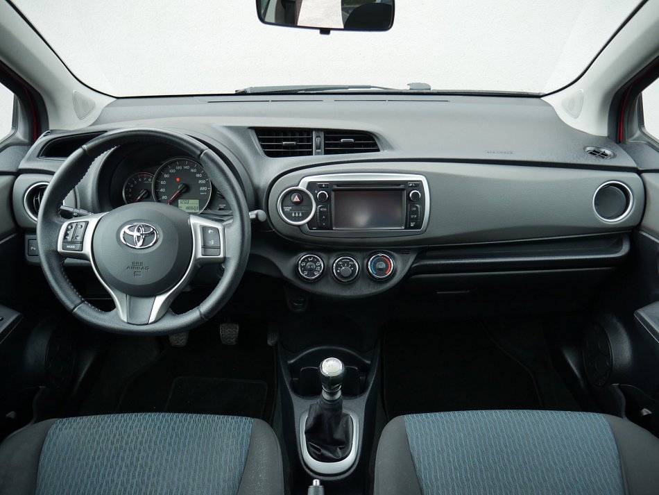 Toyota Yaris 1.3 VVT-I 
