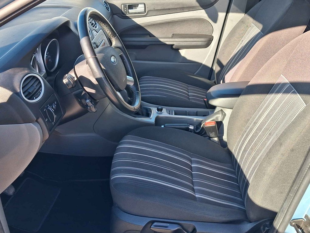 Ford Focus 1.6i 