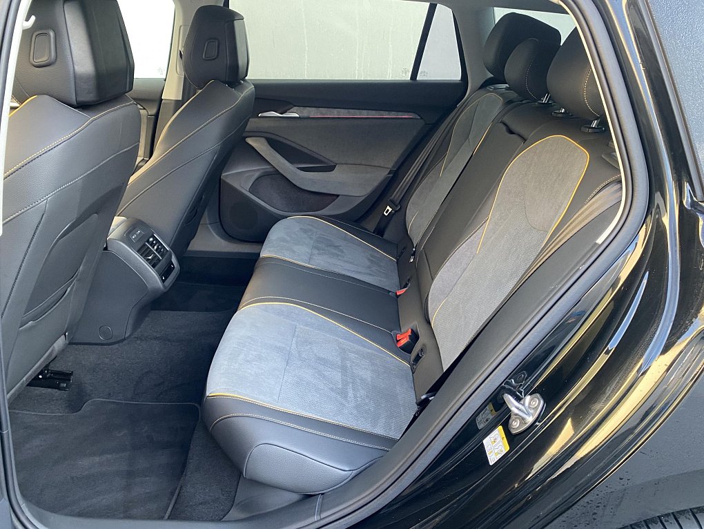 Škoda Superb IV 2.0 TDi Selection