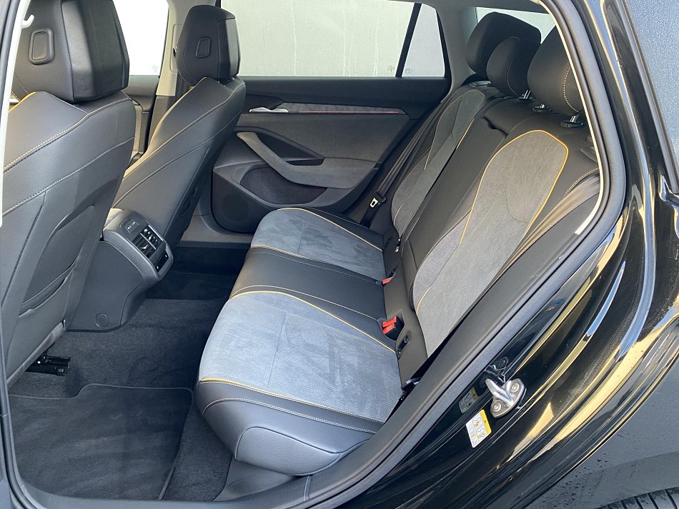 Škoda Superb IV 2.0 TDi Selection