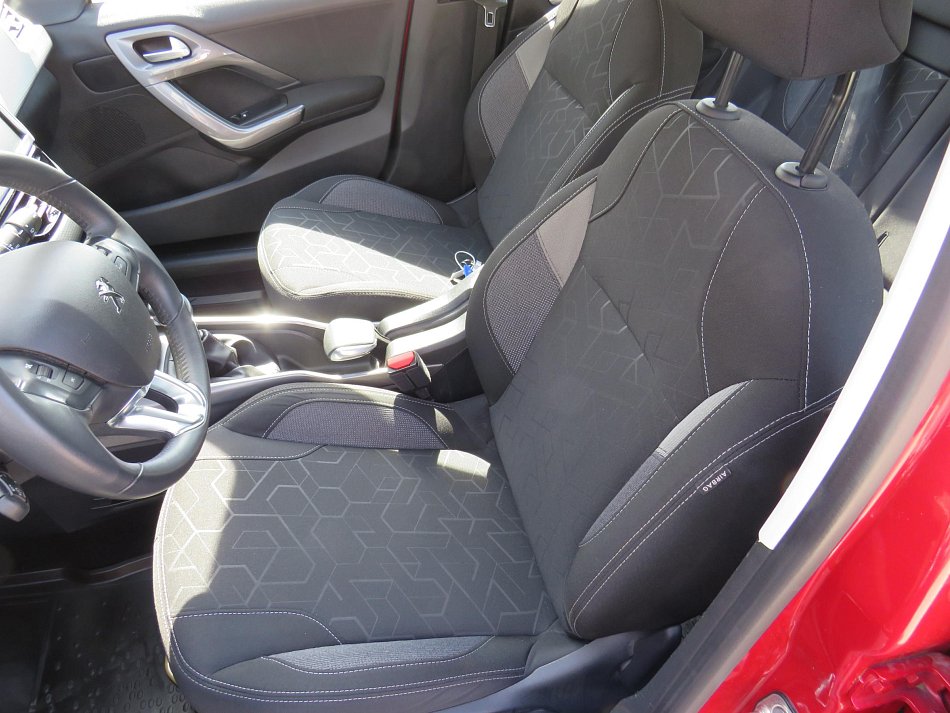Peugeot 2008 1.2PT 