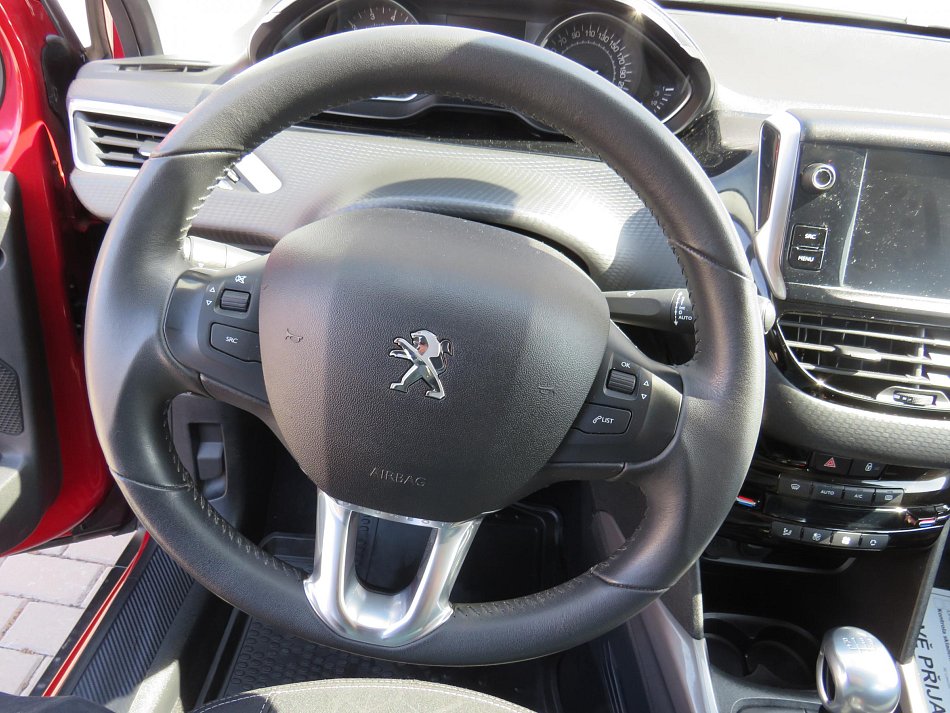 Peugeot 2008 1.2PT 
