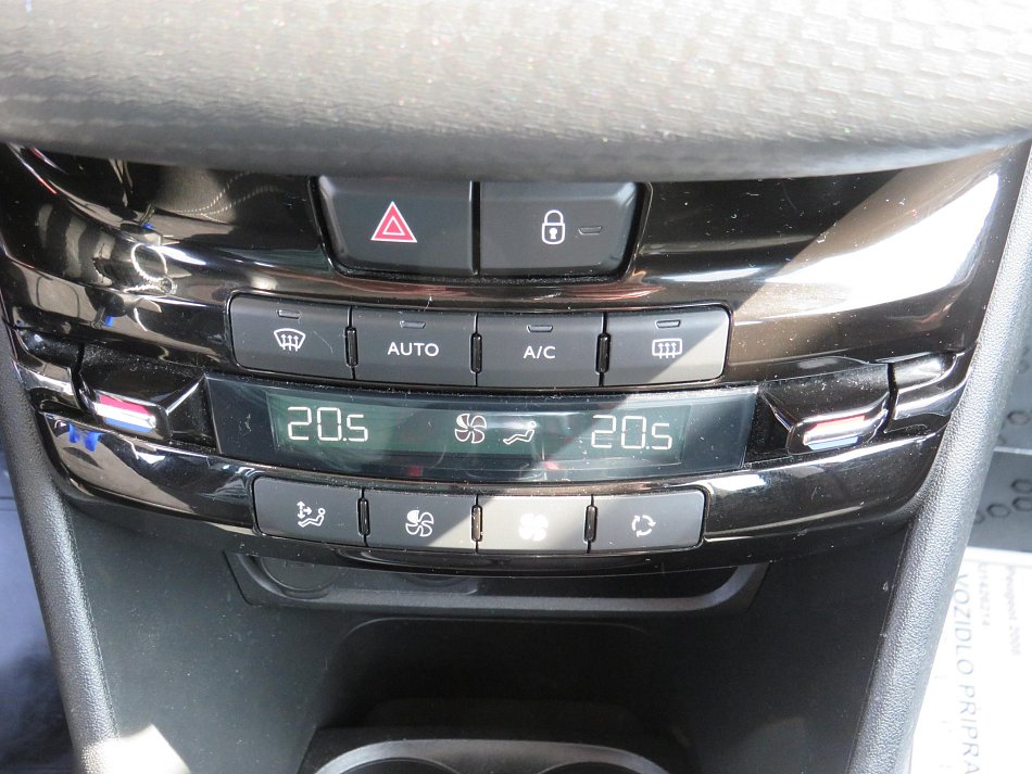 Peugeot 2008 1.2PT 