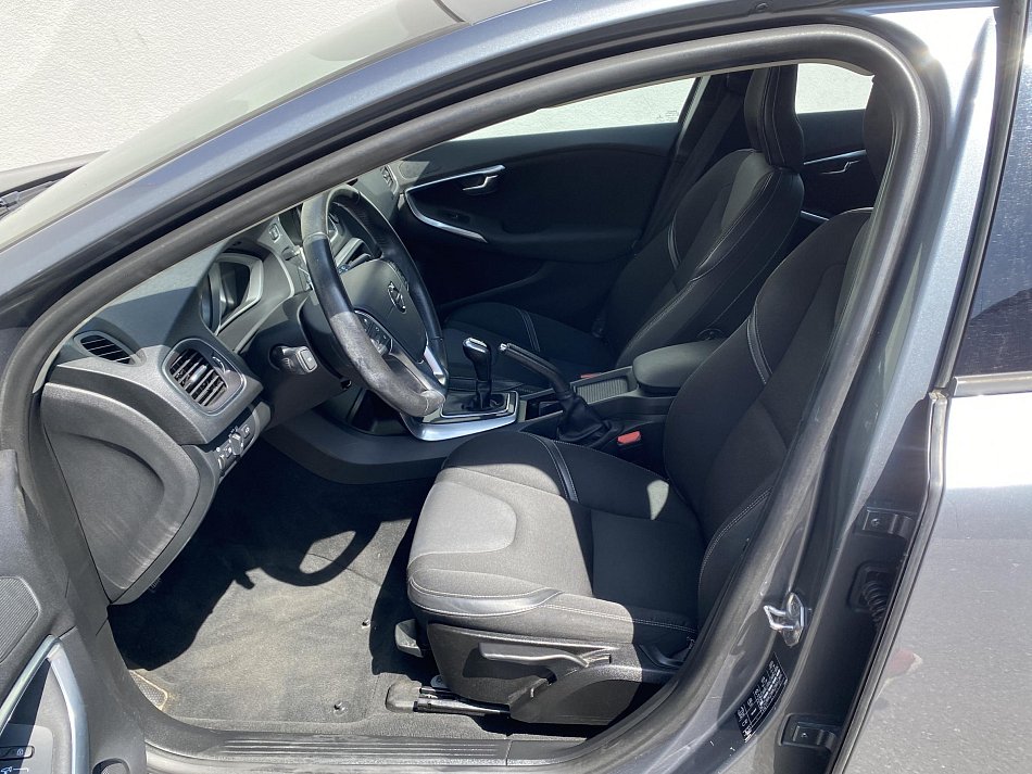 Volvo V40 2.0D 