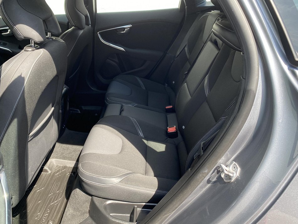 Volvo V40 2.0D 