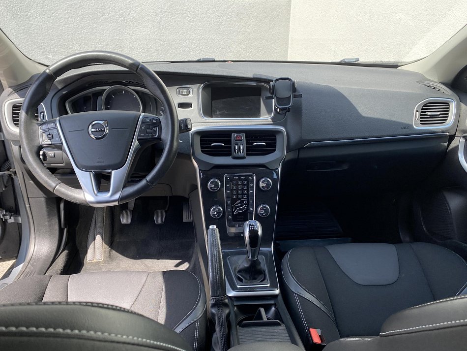 Volvo V40 2.0D 