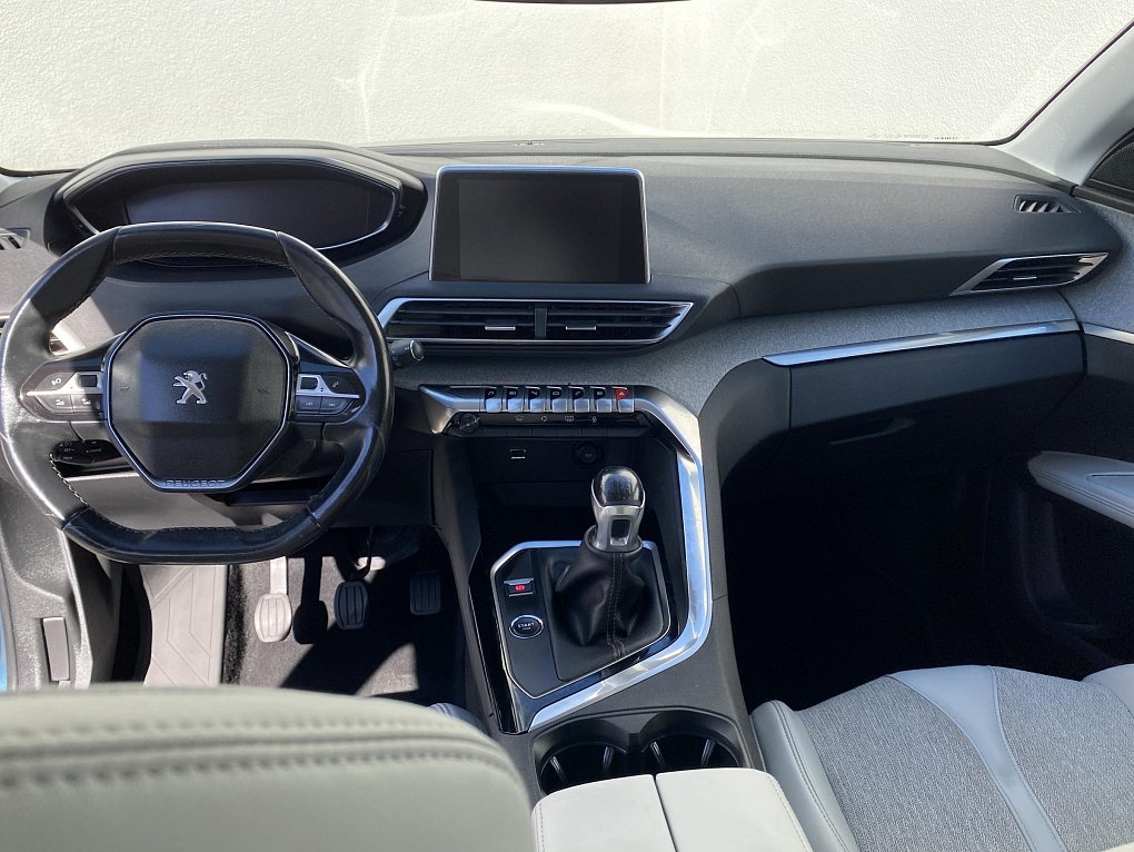 Peugeot 5008 1.5 HDi Allure 7míst