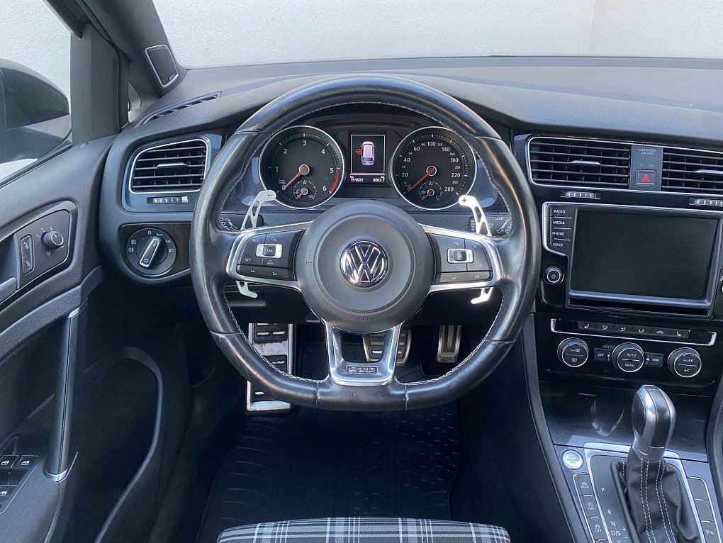 Volkswagen Golf 2.0 TDi GTD
