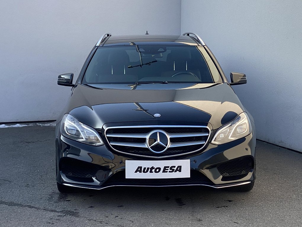 Mercedes-Benz Třída E 3.0 CDi Avantgarde E350 4Matic