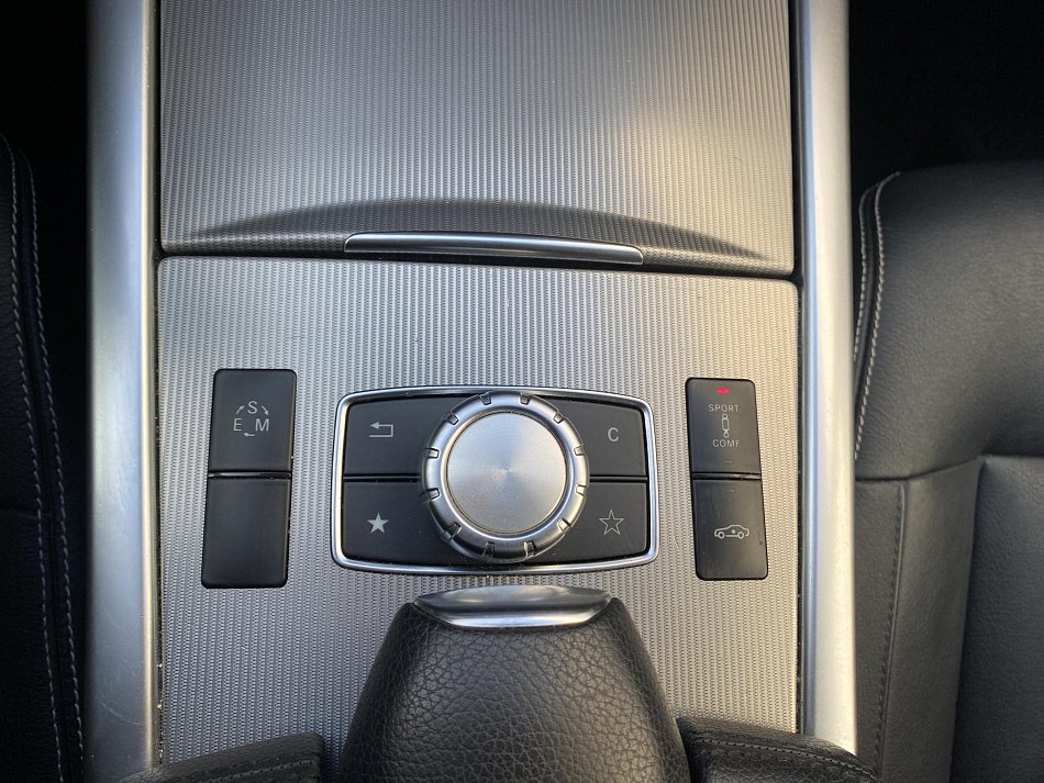 Mercedes-Benz Třída E 3.0 CDi Avantgarde E350 4Matic
