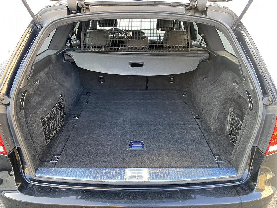 Mercedes-Benz Třída E 3.0 CDi Avantgarde E350 4Matic