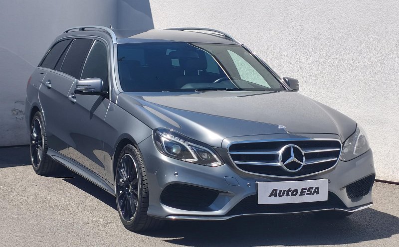Mercedes-Benz Třída E 2.2 CDi Avantgarde E220 4Matic