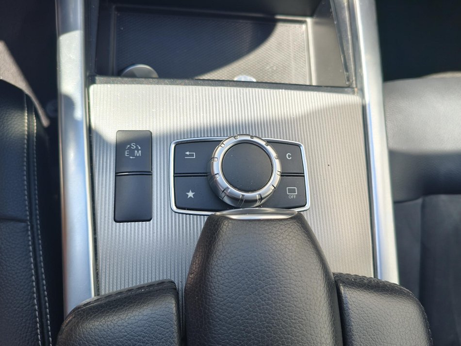 Mercedes-Benz Třída E 2.2 CDi Avantgarde E220 4Matic