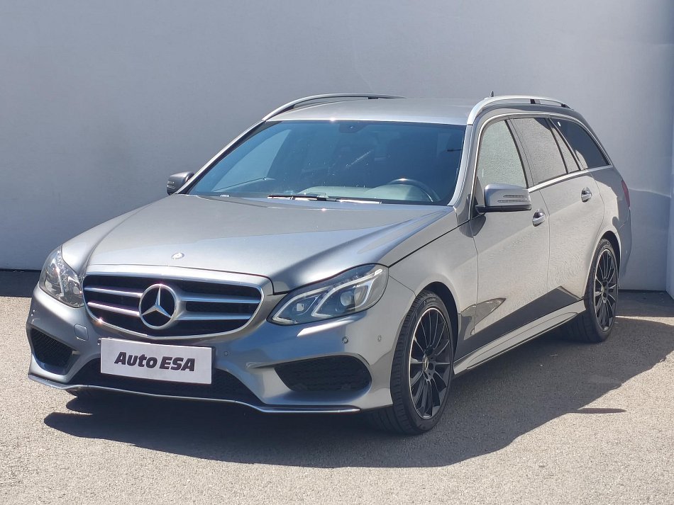 Mercedes-Benz Třída E 2.2 CDi Avantgarde E220 4Matic