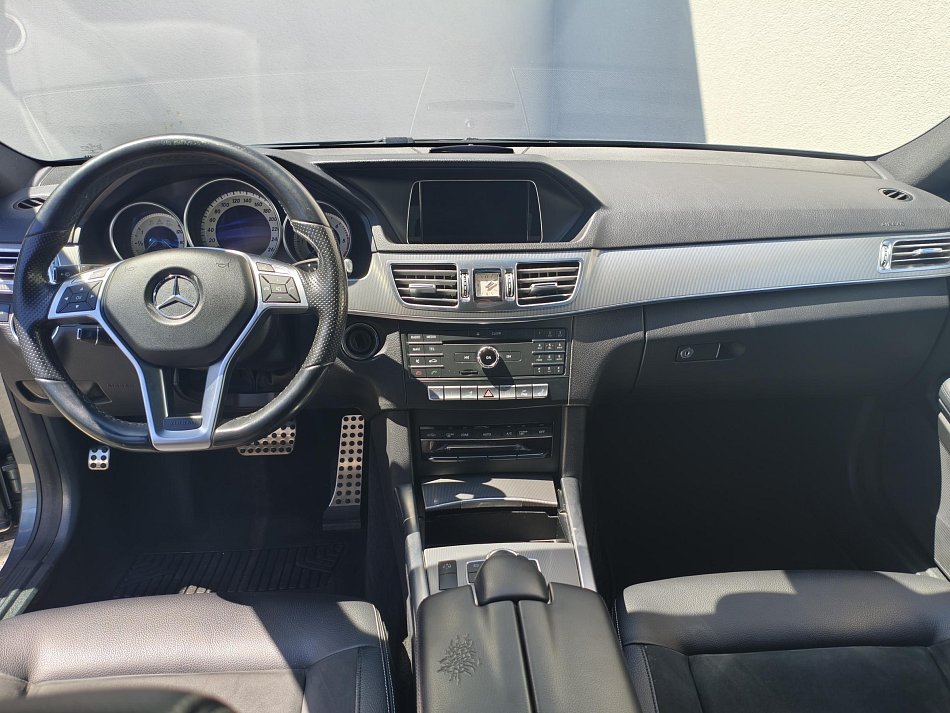 Mercedes-Benz Třída E 2.2 CDi Avantgarde E220 4Matic