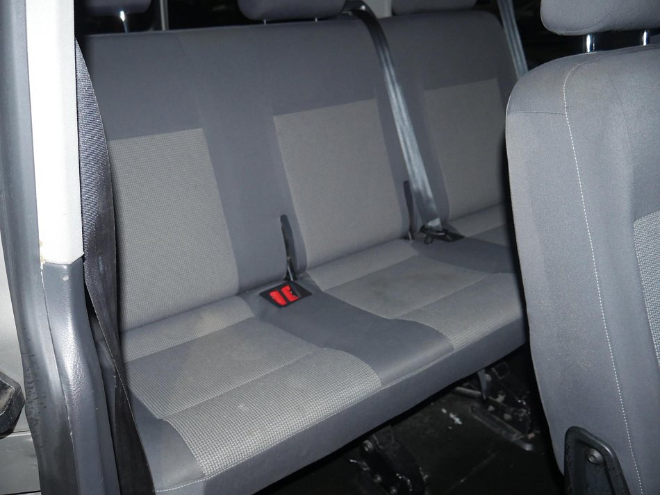 Volkswagen Caravelle 2.0TDi  L2 9míst