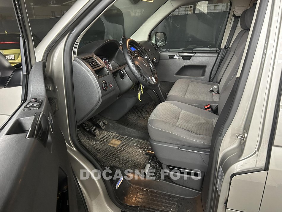 Volkswagen Caravelle 2.0 TDI 