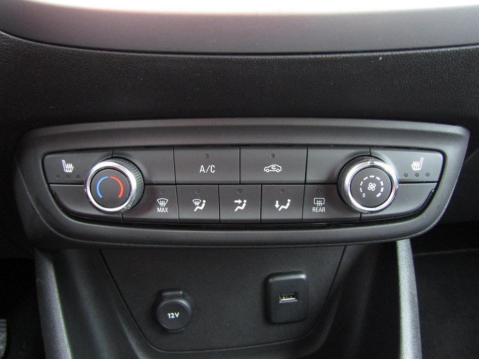 Opel Crossland X 1.2 i Edition