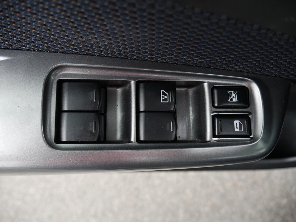 Subaru Forester 2.0i  4x4