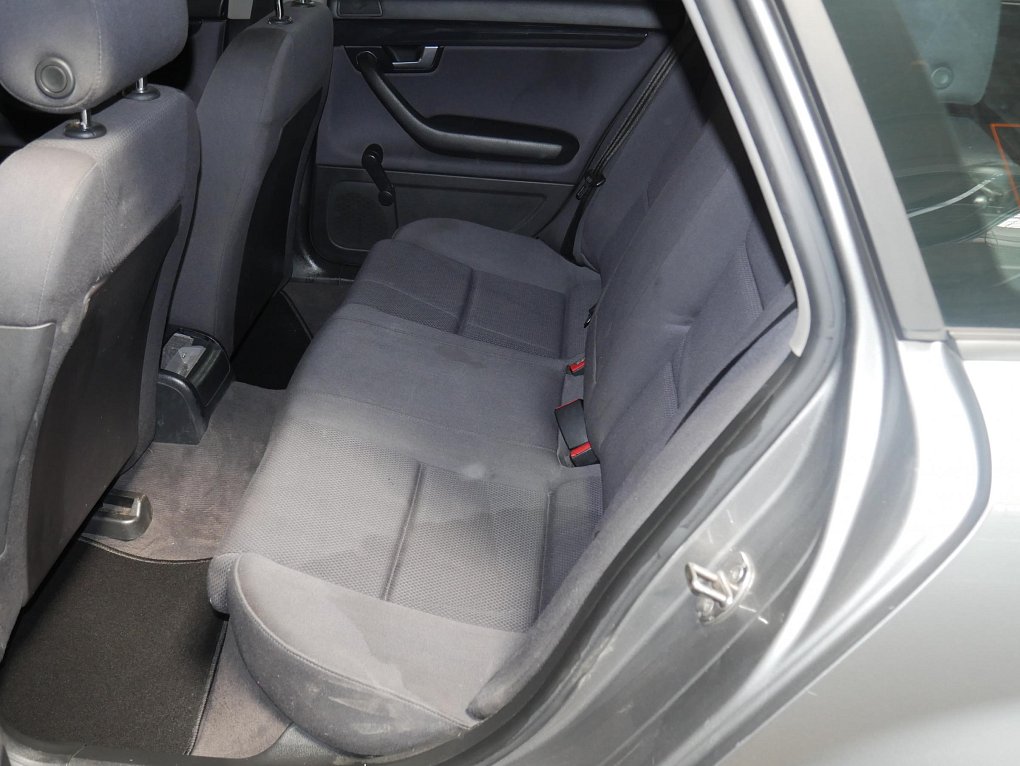 Audi A4 2.0 i 