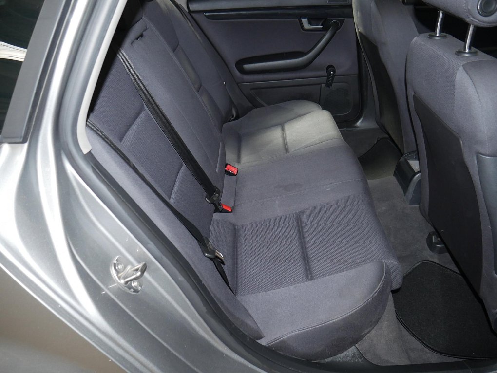 Audi A4 2.0 i 