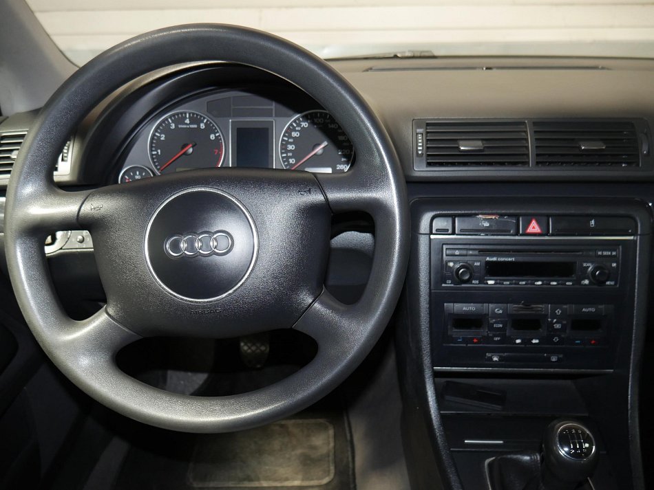 Audi A4 2.0 i 