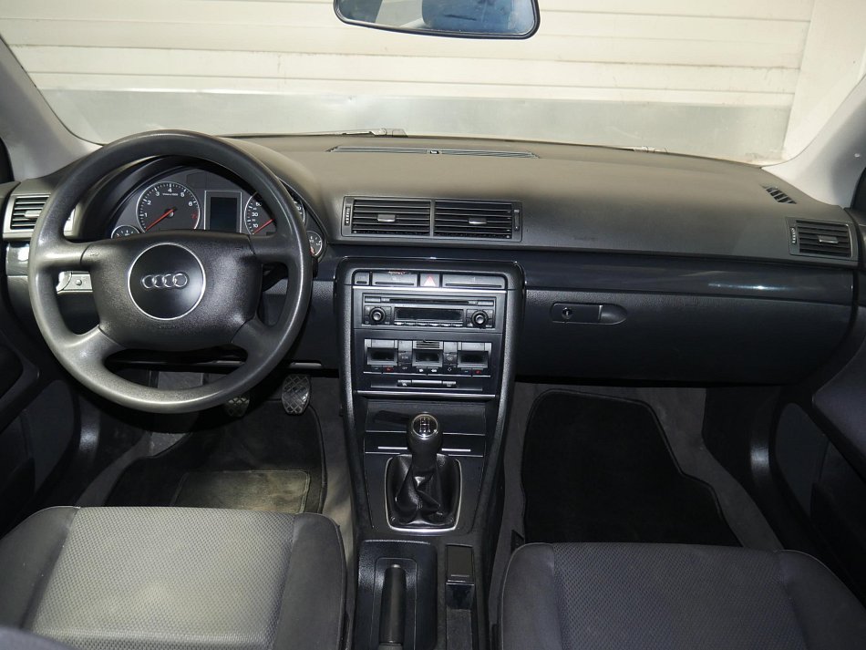 Audi A4 2.0 i 