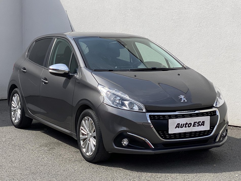 Peugeot 208 1.2 PT Signature