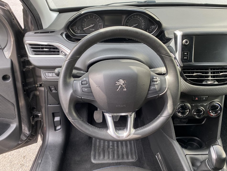 Peugeot 208 1.2 PT Signature