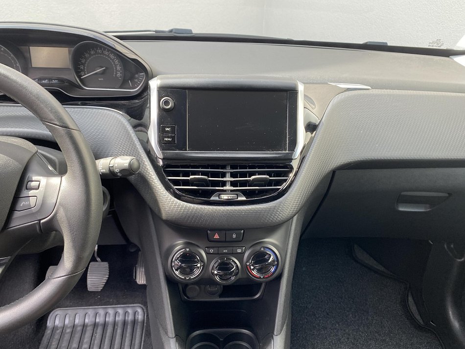 Peugeot 208 1.2 PT Signature