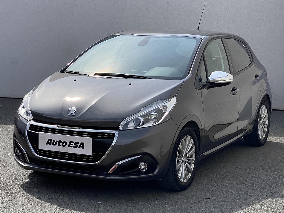 Peugeot 208 1.2 PT Signature