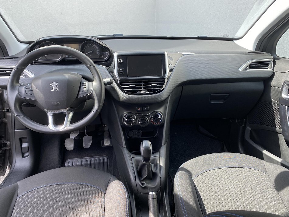 Peugeot 208 1.2 PT Signature