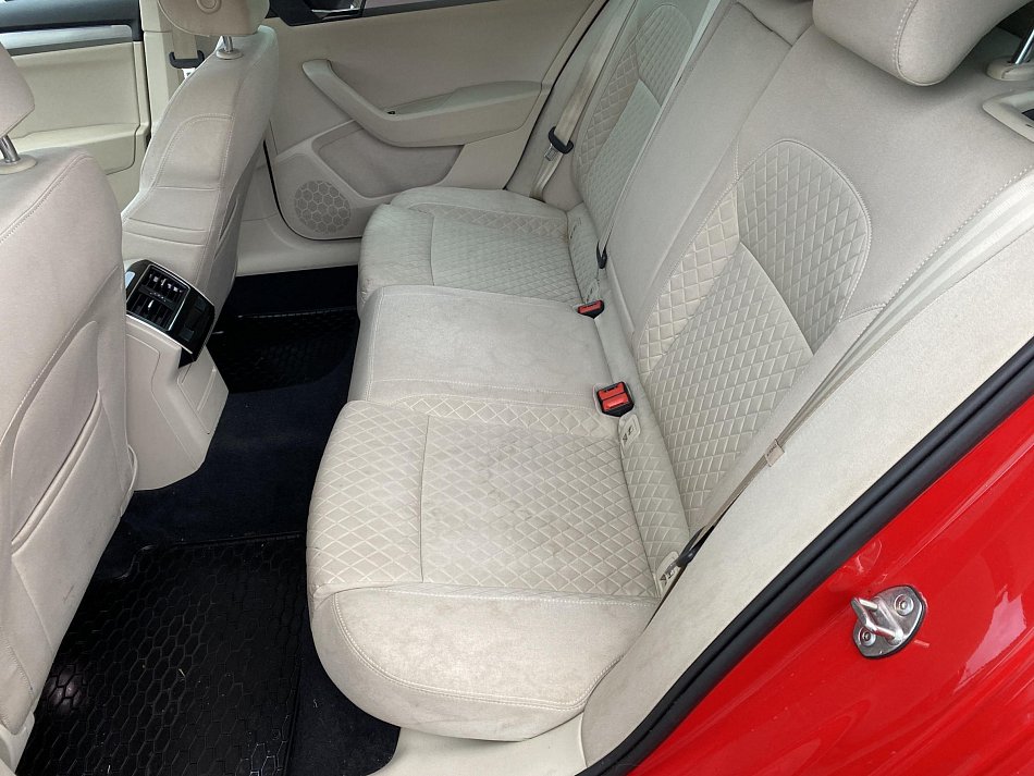 Škoda Superb III 2.0i 