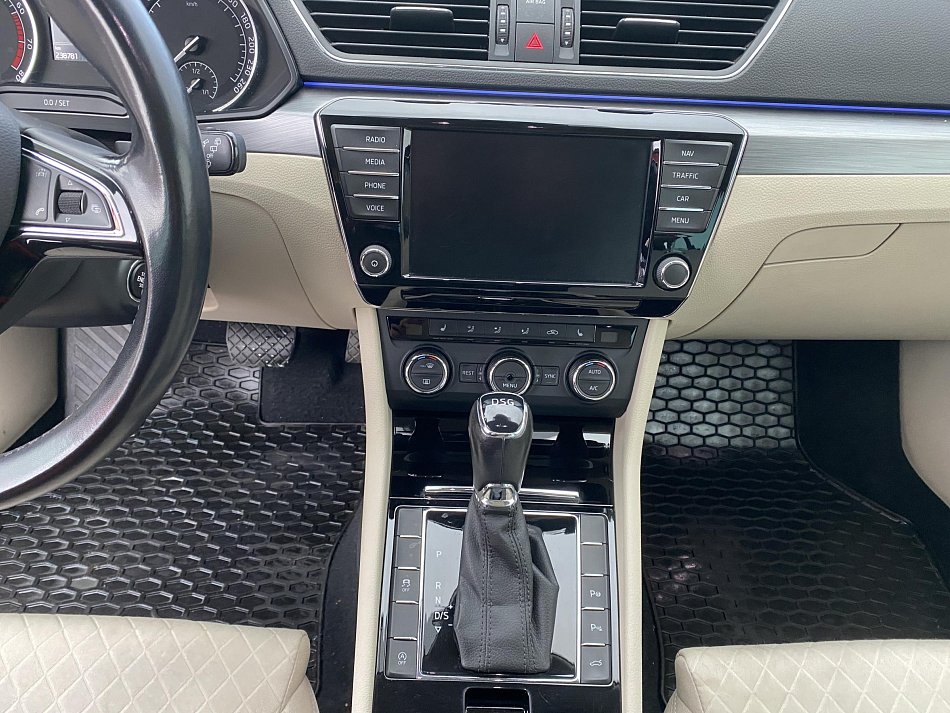 Škoda Superb III 2.0i 