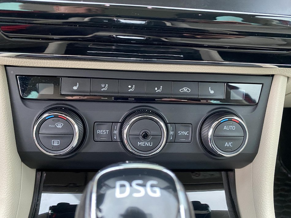 Škoda Superb III 2.0i 