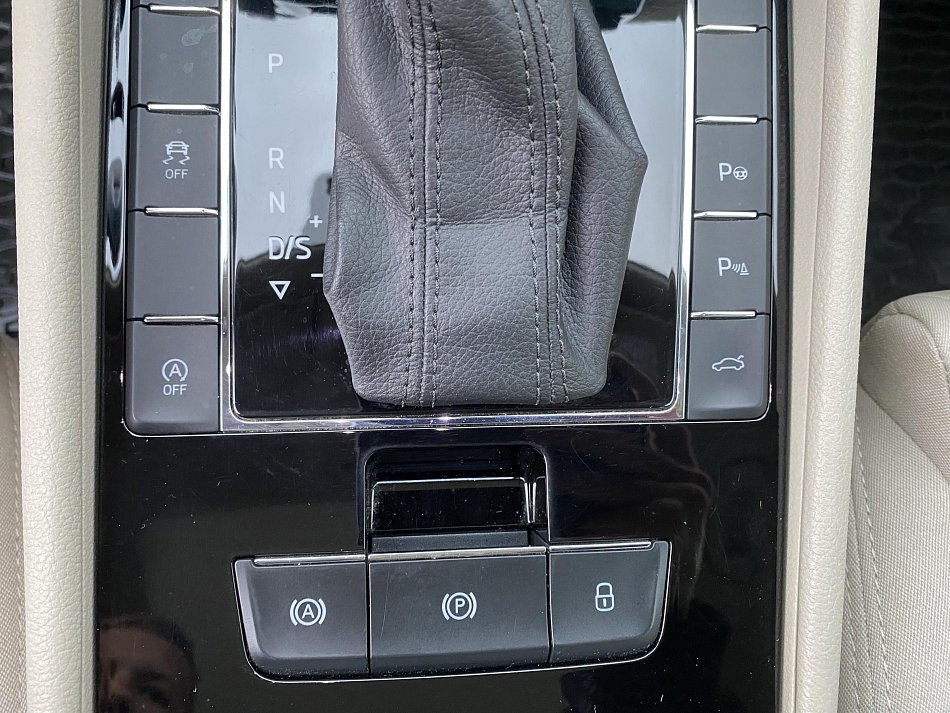 Škoda Superb III 2.0i 