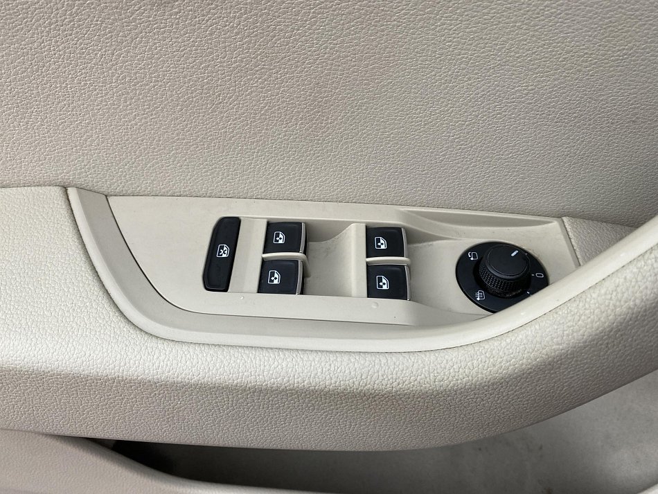 Škoda Superb III 2.0i 