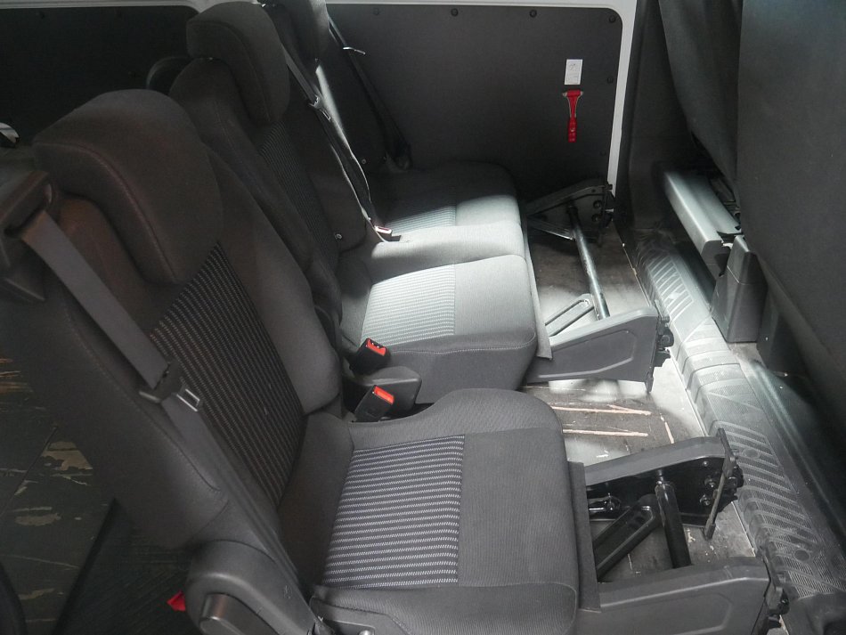 Ford Transit Custom 2.2TDCi Trend L2H2 6míst
