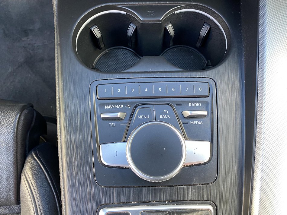 Audi A4 2.0 TDi S-line