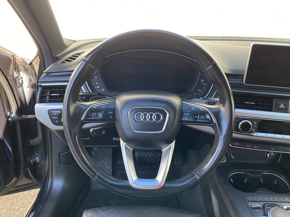Audi A4 2.0 TDi S-line