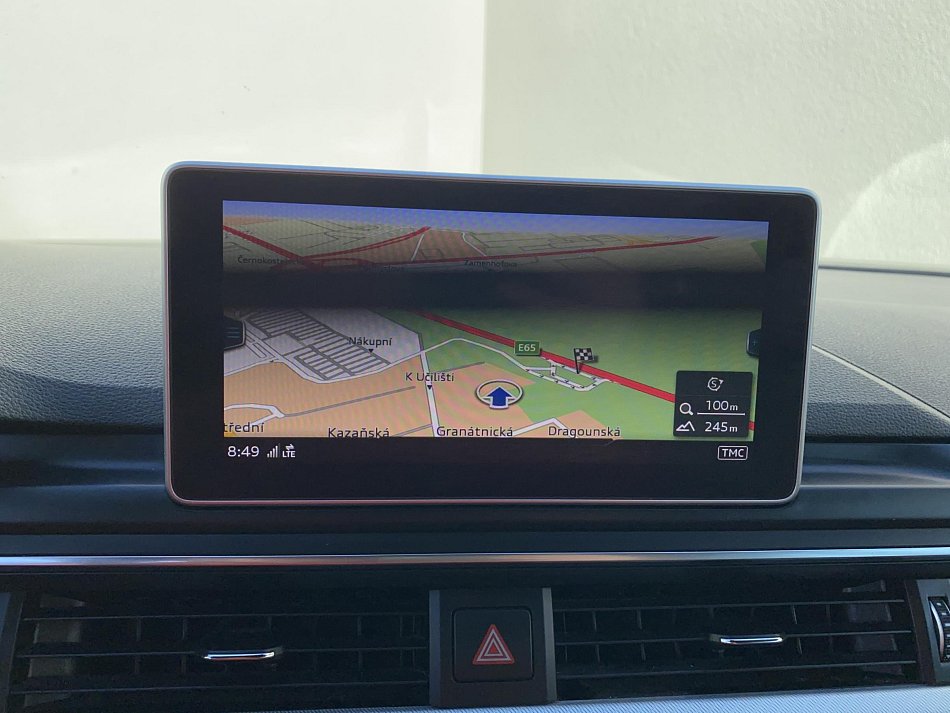 Audi A4 2.0 TDi S-line